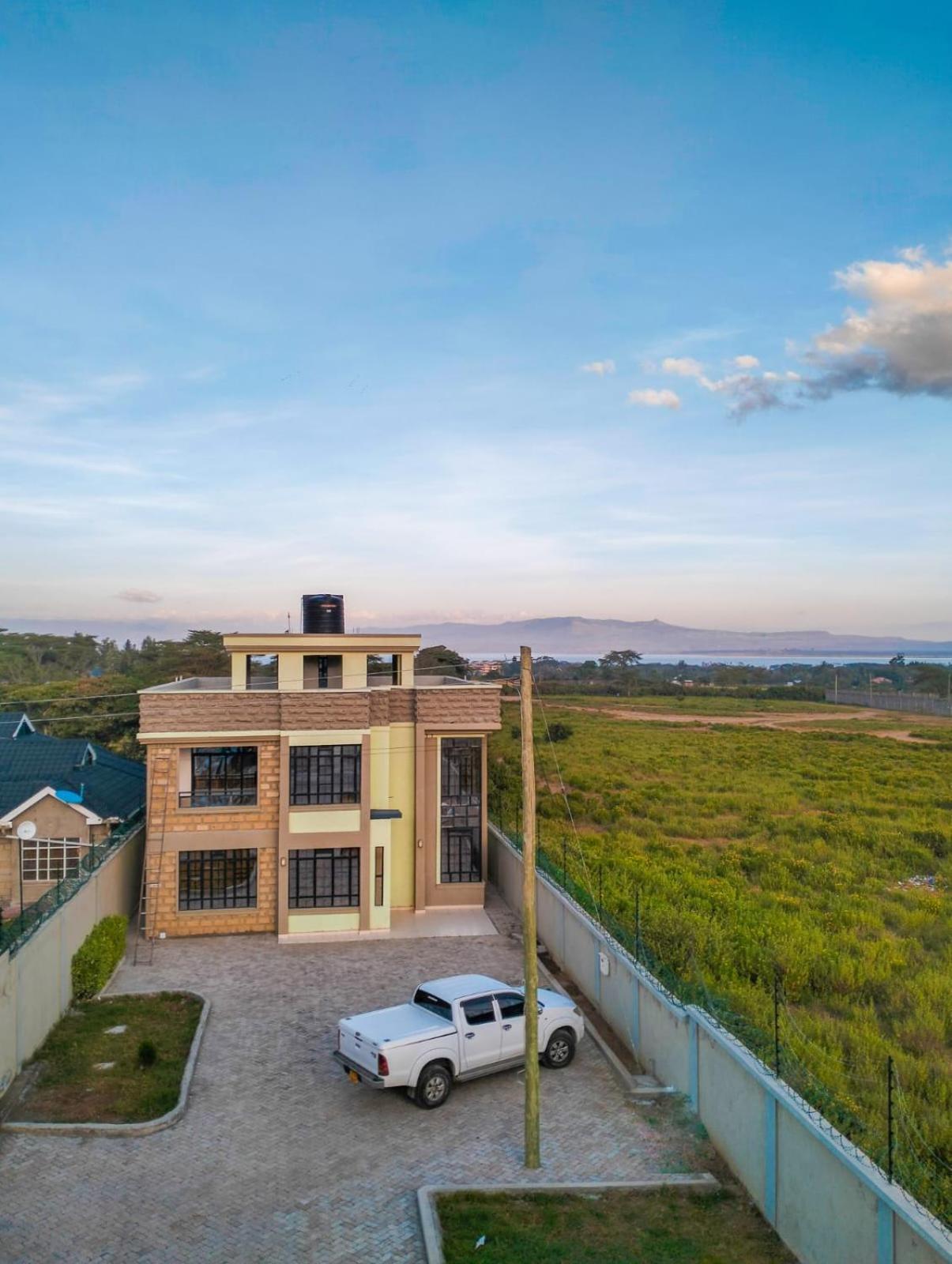 Lake Breeze Apartments Naivasha Exterior photo